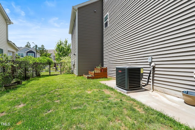 view of yard with cooling unit