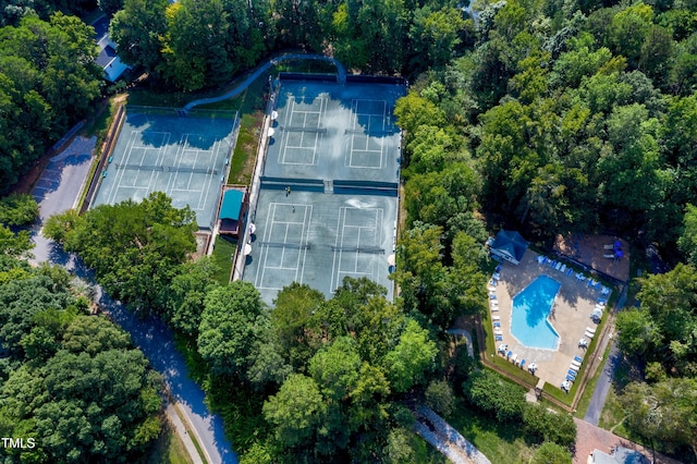 drone / aerial view of a pool