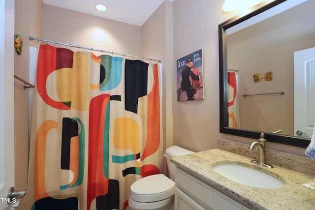 full bath with toilet, vanity, a shower with shower curtain, and recessed lighting