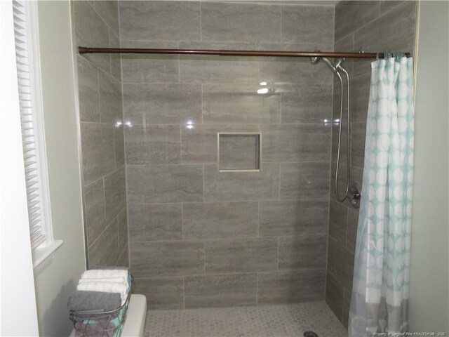 6324 Brussels Ct, Fayetteville, NC 28304 - bathroom with a stall shower