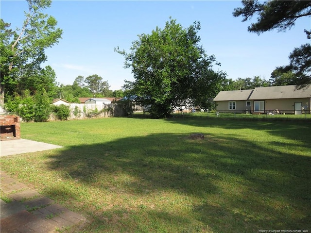 6324 Brussels Ct, Fayetteville, NC 28304 - view of yard featuring fence
