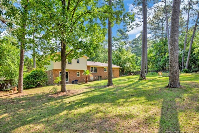 1618 Hickory Ridge Ct, Fayetteville, NC 28304 - view of grassy yard