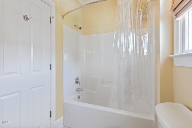 207 N Hopkins Ave, Spring Hope, NC 27882 - full bath featuring shower / tub combo and toilet