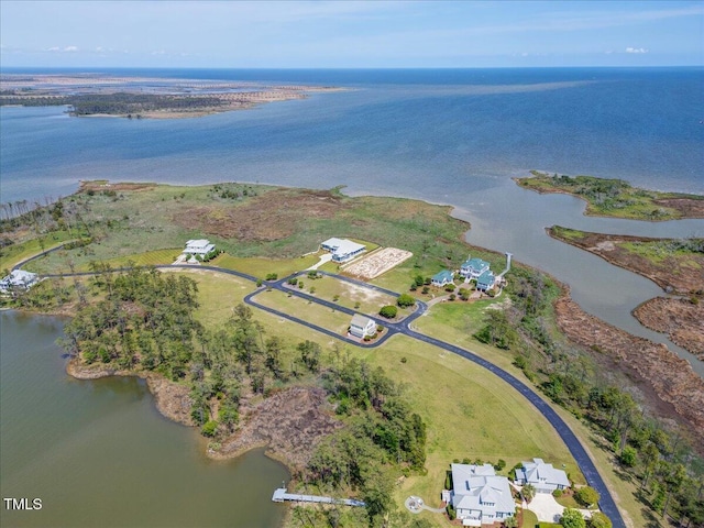 76 Soundside Dr, Oriental, NC 28571 - aerial view of property and surrounding area featuring a nearby body of water