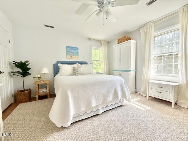 bedroom featuring a ceiling fan