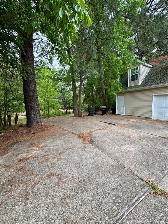 exterior space featuring driveway