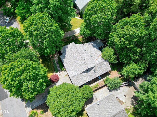 aerial view of property and surrounding area