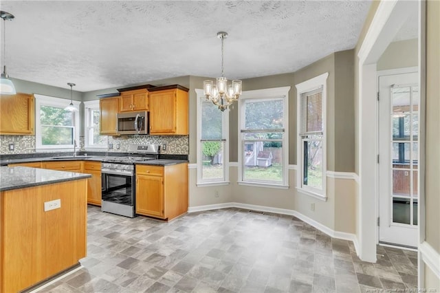 1959 Oakview Dr, Fayetteville, NC 28304 - photo 9