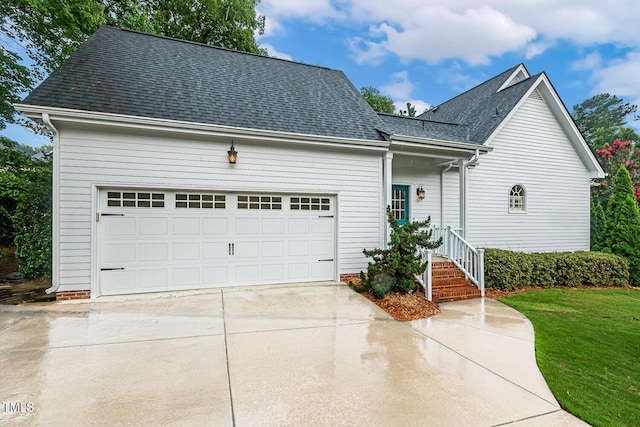 101 Parkbow Ct, Cary, NC 27519 - traditional-style house with a shingled roof, a garage, driveway, and a front lawn