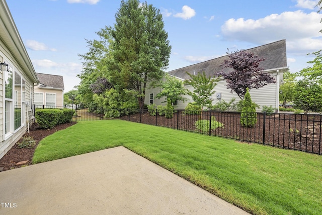 view of yard with a patio area