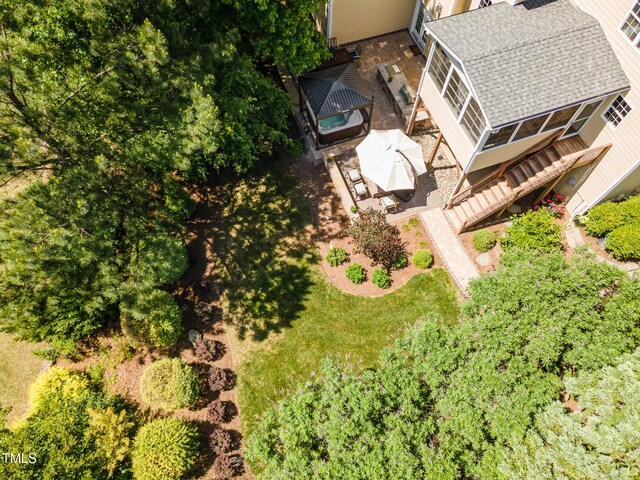 aerial view of property and surrounding area