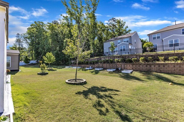 view of yard with a residential view