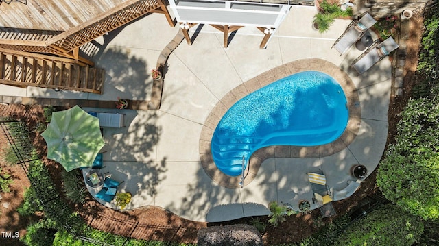 bird's eye view of a pool area