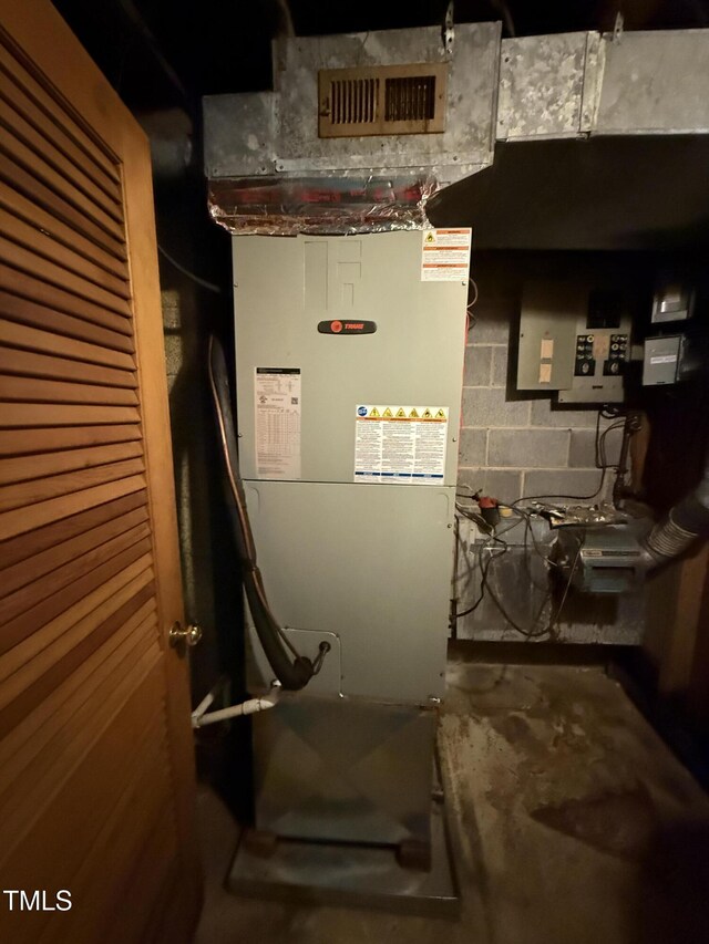 420 Rodwell St, Warrenton, NC 27589 - view of utility room