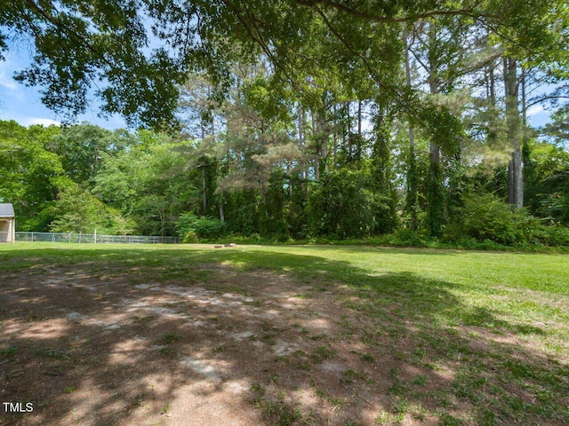 view of yard featuring fence