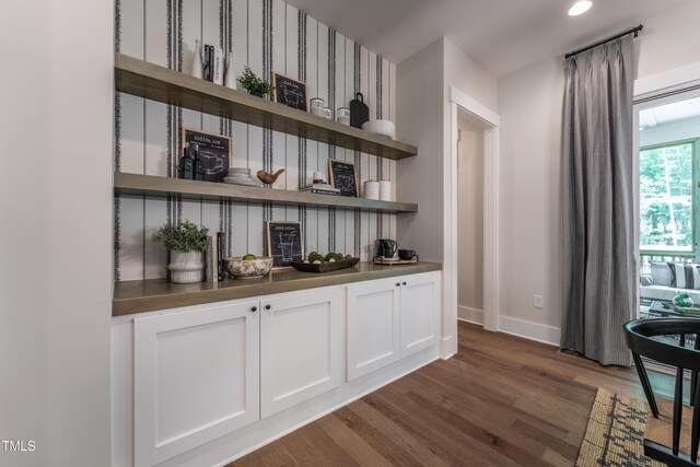 318 Ivy Ridge Rd, Chapel Hill, NC 27516 - detailed view of wood finished floors, baseboards, and recessed lighting