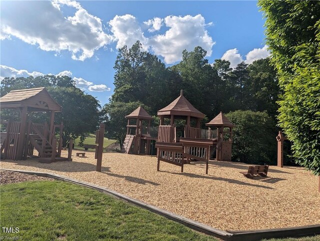 3904 Lundin Dr, Greensboro, NC 27407 - view of community play area