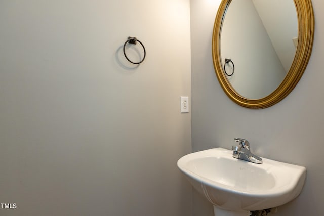 716 Lakeview Ave, Wake Forest, NC 27587 - bathroom with a sink