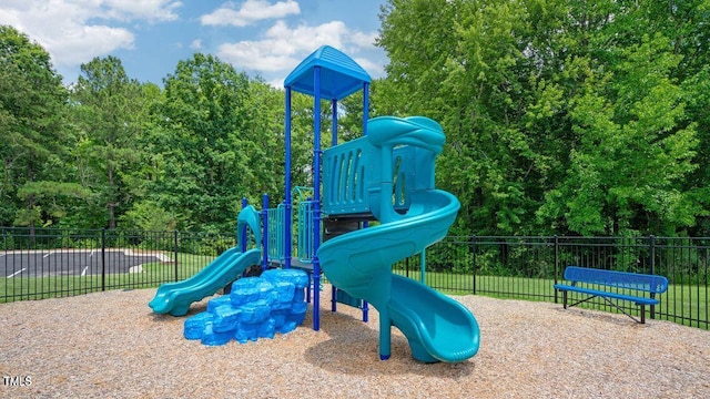 826 Old Tarboro Rd, Wendell, NC 27591 - communal playground with fence