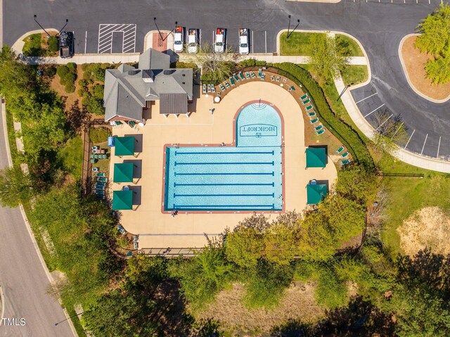 drone / aerial view of a pool area