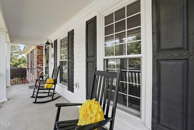 203 Marlowe Dr, Dunn, NC 28334 - balcony with covered porch