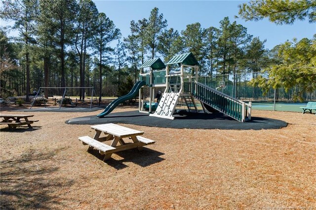 Caddie Ct, Wagram, NC 28396