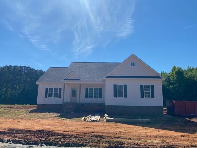 view of front facade with crawl space