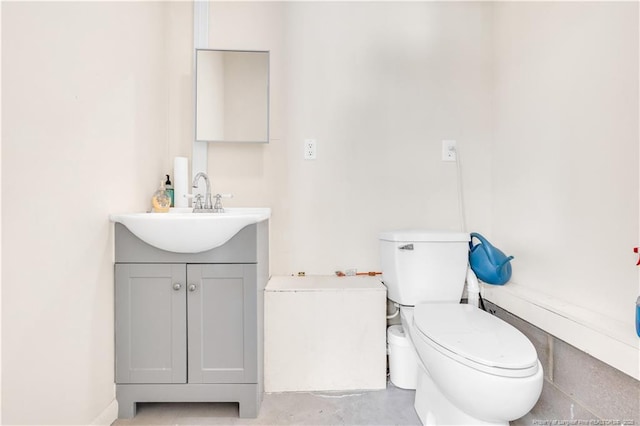1110 Oakridge Blvd, Lumberton, NC 28358 - bathroom featuring vanity and toilet