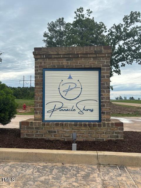 5 Pinnacle Shores Dr, Macon, NC 27551