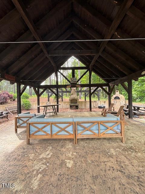 5 Pinnacle Shores Dr, Macon, NC 27551