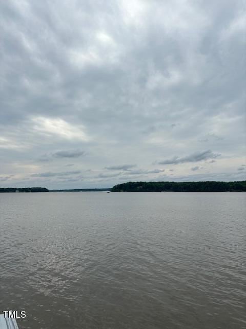 5 Pinnacle Shores Dr, Macon, NC 27551