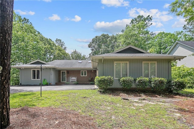 95 Fairway Ln, Sanford, NC 27332 - photo 1