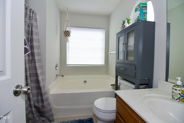 full bath with a tub, vanity, toilet, and a shower with curtain