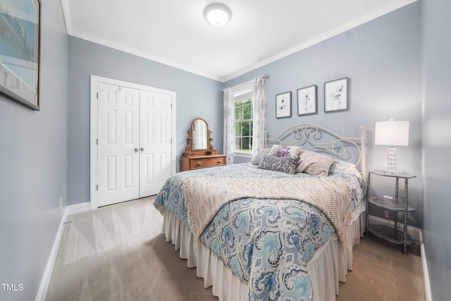 3916 Rustic Mill Dr, Apex, NC 27539 - bedroom featuring carpet floors, a closet, baseboards, and crown molding