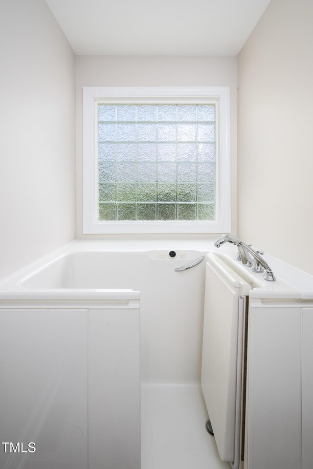 1218 Crystalwater Dr, Fuquay Varina, NC 27526 - bathroom with a garden tub