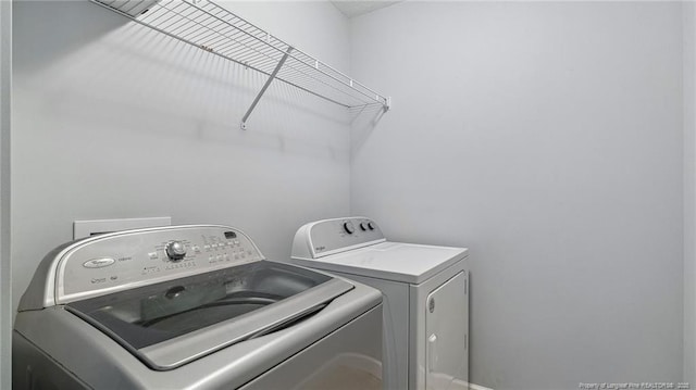 116 Argyll Ave, Aberdeen, NC 28315 - clothes washing area with independent washer and dryer