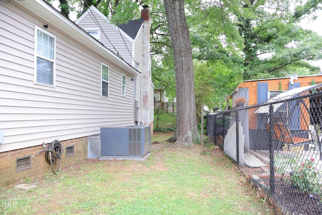 1536 Granville St, Burlington, NC 27215 - view of yard featuring cooling unit and fence