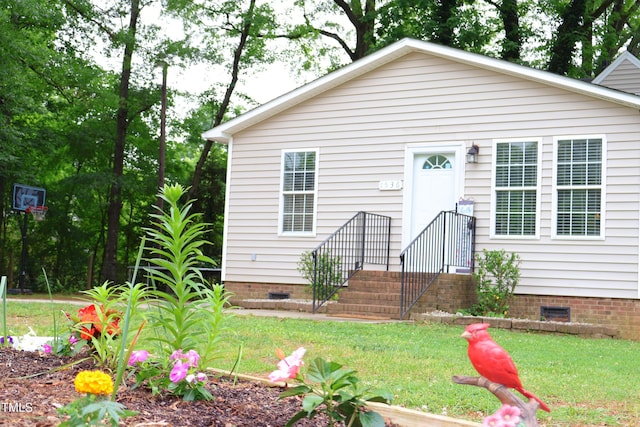 1536 Granville St, Burlington, NC 27215 - bungalow with crawl space and a front yard