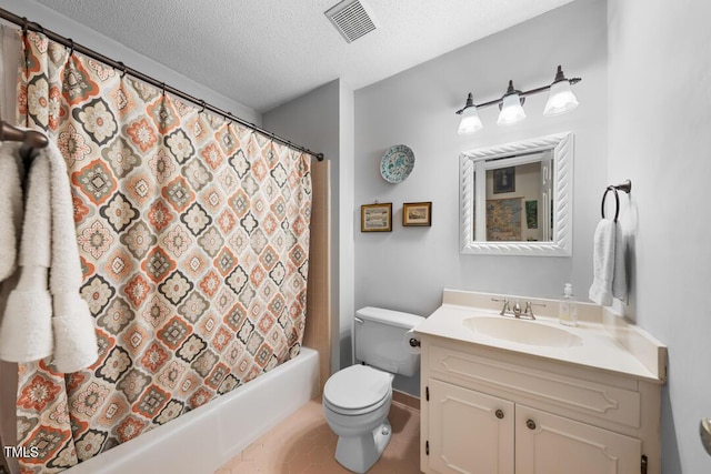 4 Barkridge Ct, Durham, NC 27713 - full bath with toilet, a textured ceiling, vanity, and shower / tub combo with curtain