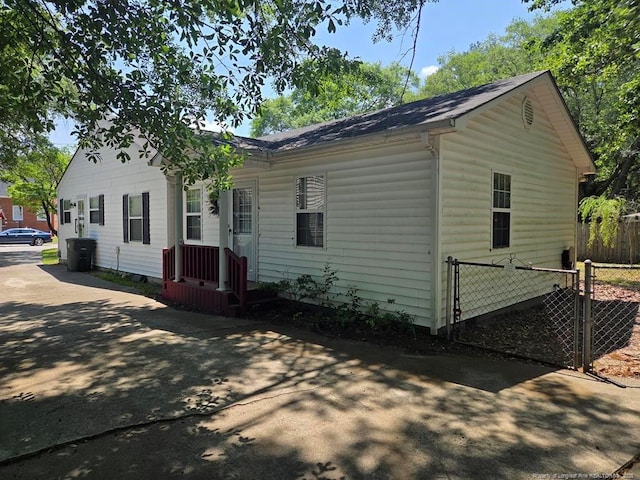 140 W Circle Ct, Fayetteville, NC 28301 - photo 4