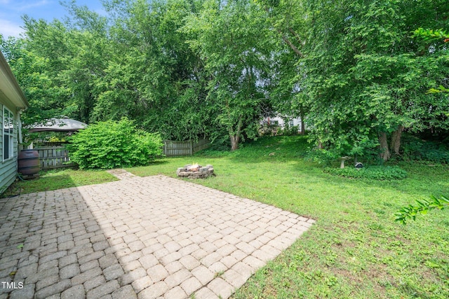 view of yard with a patio area