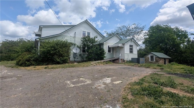 3196 Everett Chappell Rd, Mount Gilead, NC 27306 - view of front of home featuring driveway and an outdoor structure