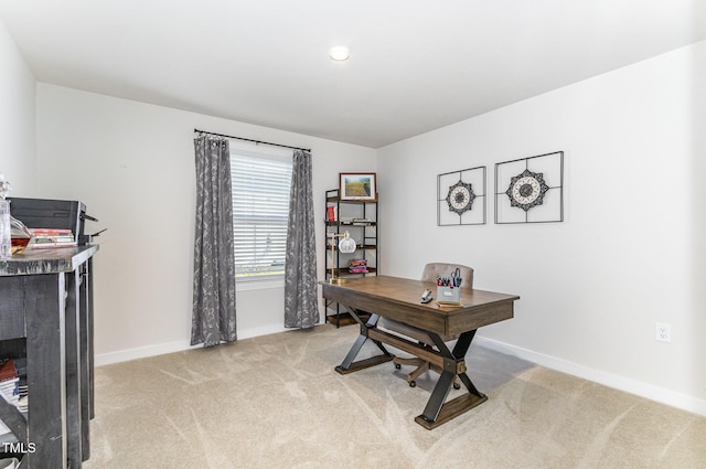 8615 Kenridge Ln, Fuquay Varina, NC 27526 - office space with light carpet and baseboards