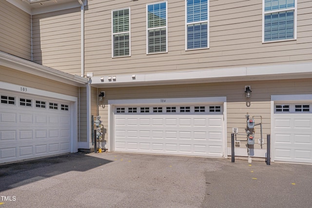 10330 Sablewood Dr Unit 104, Raleigh, NC 27617 - view of garage