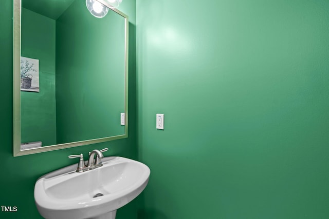 3204 Plaza Pl, Raleigh, NC 27612 - bathroom with a sink