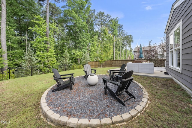 view of yard with a patio area