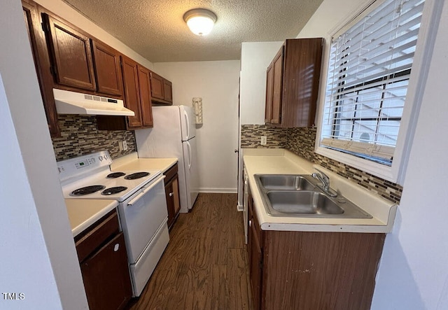 kitchen with under cabinet range hood, white electric stove, dark wood-style flooring, a textured ceiling, and light countertops