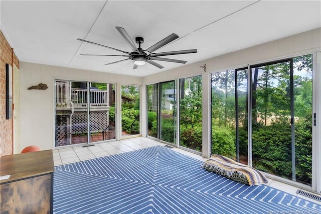 503 Charleston Pl, Fayetteville, NC 28303 - unfurnished sunroom featuring ceiling fan