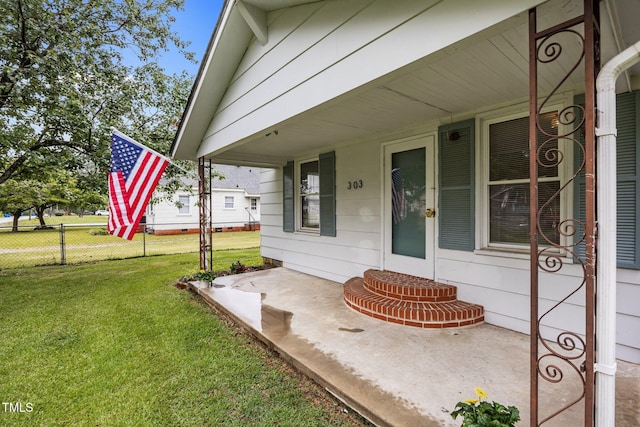 303 N Watauga Ave, Dunn, NC 28334 - view of covered porch