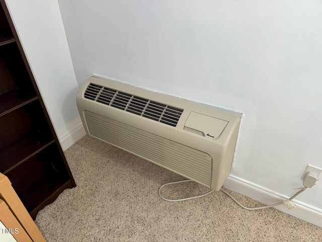 327 Beavertail Rd, Henderson, NC 27537 - detailed view of baseboards and carpet floors